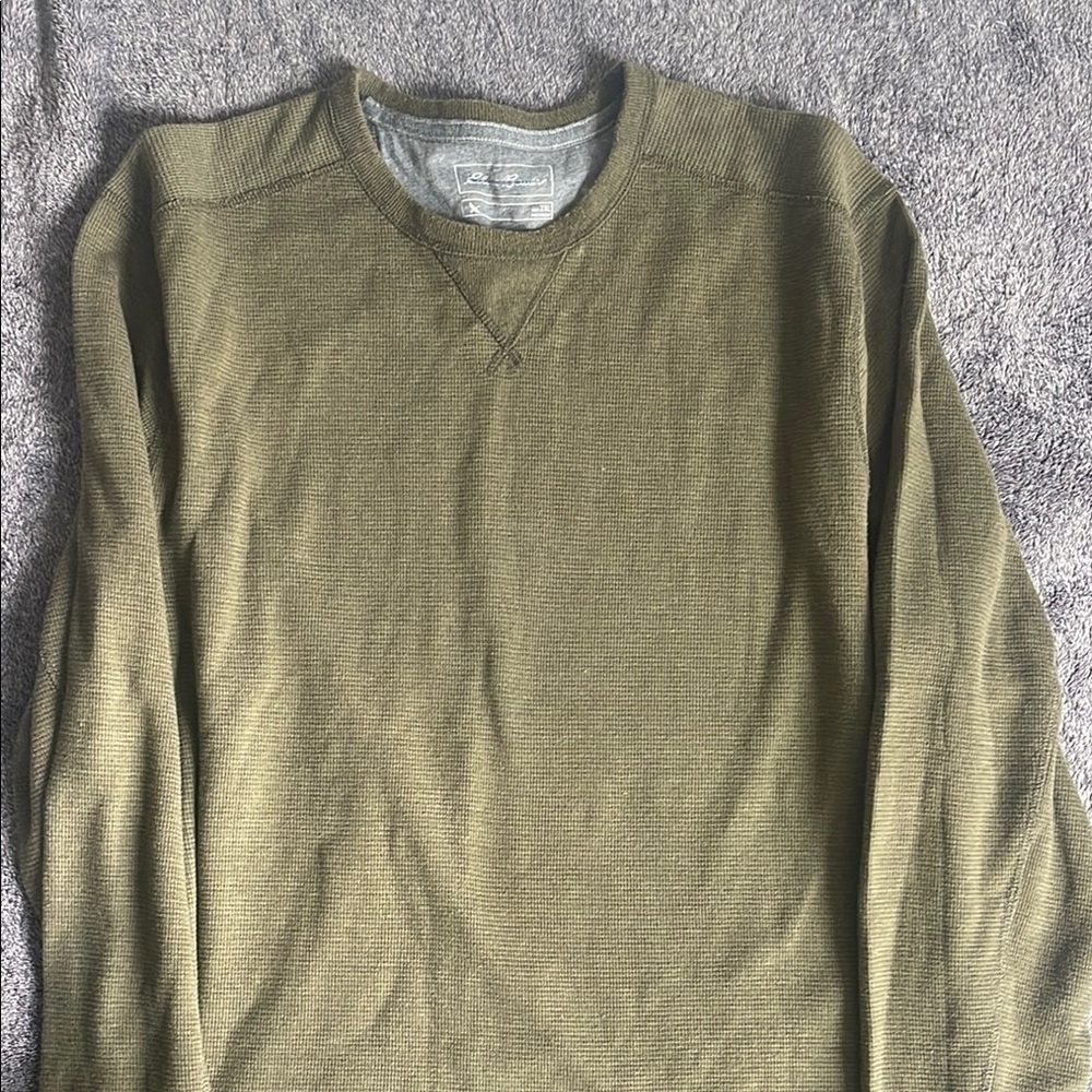 Eddie Bauer Green Crewneck Sweater Soft Minimalist Design
Waffle knit material